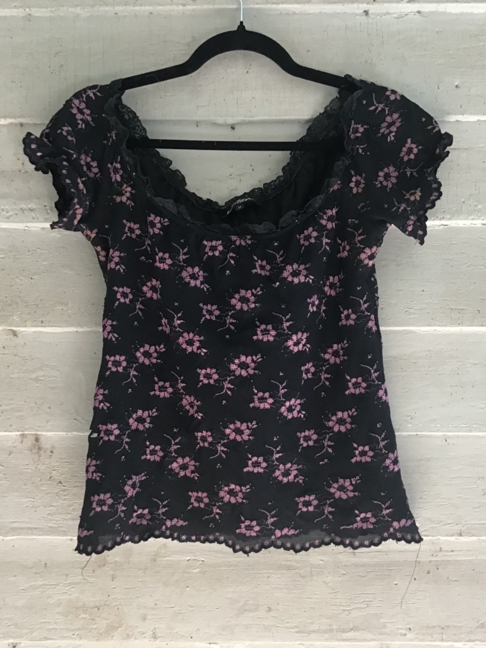 Betsey Johnson vintage classic black/ pink top, m